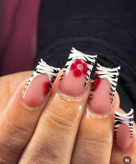 Short Zebra Nails, Shortie Nail Ideas, Kiss Mark Nails, Short Nails Ideas Square, Red Lace Nails, French Tip Short Acrylic Nails, Short French Nail Designs, Red Zebra Nails, Zebra Print Nails Designs