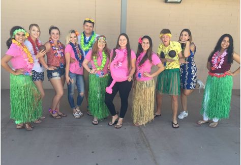 Luau day! 🍃🌺 Hawaiian Dress Up Day School, Phil And Lil Costume, Fairly Odd Parents Costume, Character Day Ideas, Spirit Week Themes, Spirit Day Ideas, Storybook Character Costumes, Original Halloween Costumes, Twin Costumes