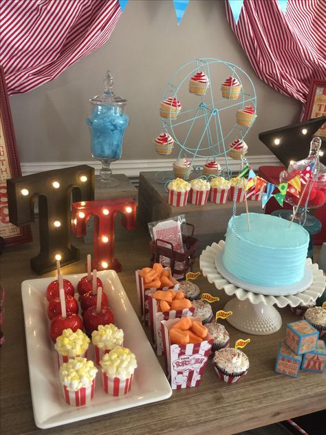 Vintage Circus Theme Baby Shower created by Something Blue Event Planning and Designs. Located in Birmingham, AL. Contact: btorian.somethingblue@gmail.com Greatest Showman Cupcakes, Carnival Tablescape, Carnival Baby Shower Theme Boy, Carnival Theme Baby Shower Ideas, Coraline Baby Shower Ideas, Circus Theme Baby Shower Ideas, Carnival Baby Shower Theme, Coraline Party Decorations, Circus Baby Shower Theme