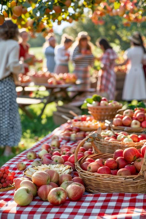 Apple Theme Balloon Garland, Apple Themed Baby Shower Ideas, Apple Party, Themed Baby Shower Ideas, Outdoor Baby Shower, 1st Birthday Themes, Apple Theme, Apple Orchard, Birthday Themes