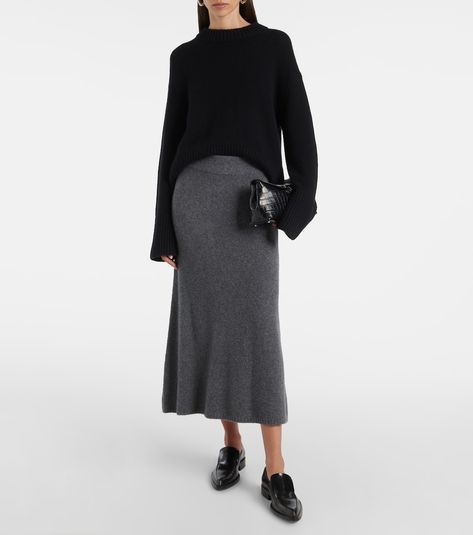 Kael cashmere-blend midi skirt in grey - Lisa Yang | Mytheresa Grey Knitted Skirt Outfit, Textured Skirt Outfit, Lisa Yang, Knitted Skirt, Textured Skirt, Skirt Outfit, Gray Skirt, Mongolia, Fall 2024