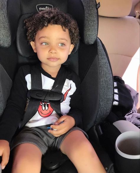 Lightskin Baby Boy With Curls, Mixed Kids Boys, Mixed Toddler Boy, Light Skin Baby Boy, Mixed Babies Black And White, Biracial Baby Boy, Light Skin Babies, Hispanic Babies, Mixed Boys