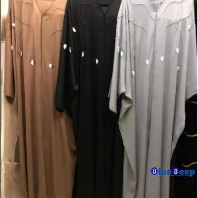 Exploring the Latest Trends in Abaya Designs for 2024 Khaleeji Abaya, Abaya Black, Muslim Culture, Black Abaya, Soiree Dress, Fashion D, Abaya Designs, Colorful Scarf, Engagement Dresses