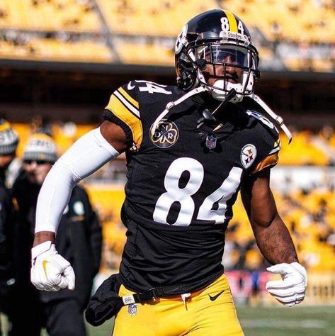 Antonio Brown Steelers, Antonio Brown, Steeler Nation, Steelers Fan, Steelers Football, Football Pictures, Pittsburgh Steelers, College Football, Football Helmets