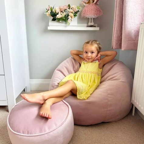 Embracing the softness of spring 🌸🌷  Help your little ones lounge in pure comfort on this plush velvet beanbag, in the dreamiest shade of soft pink 💕 #SpringVibes #CozyCorner #KidsStyle #rucomfy #rucomfybeanbags Cozy Kids Room, Shared Kids Bedroom, Bean Bag Games, Kids Shared Bedroom, Adult Bean Bag Chair, Gamer Chair, Kids Bean Bags, Relaxing Space, Bean Bag Chair Kids