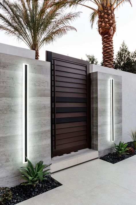 Home Gate Design, House Fence Design, Modern House Exterior Design, Shower Walls, House Gate Design, Exterior Wall Design, House Exterior Design, Modern Villa, Gate House