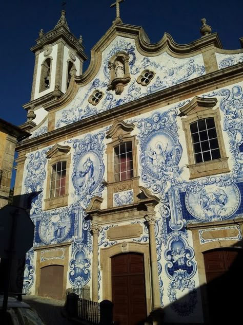 Santa Maria Church, Central Portugal, Portuguese Architecture, Portuguese Azulejos, Azulejos Tiles, Tiles Backsplash, Portuguese Culture, Portuguese Tile, Portuguese Tiles