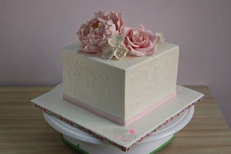 Elegant Flower Cake by D Sugar Artistry - cake art with Shabana Square Cakes For Ladies, Elegant Flower Cake, 1 Tier Wedding Cakes, Bride Team, Rectangle Cake, Art Cakes, 80 Birthday Cake, Cakes Inspiration, Cake Models