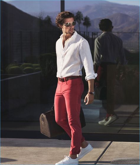 Look Casual Hombre, Red Jeans Outfit, Wouter Peelen, Red Pants Men, Red Pants Outfit, Red And White Outfits, Metrosexual Men Fashion, Pants Outfit Men, Mens Fashion Smart