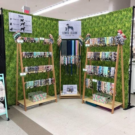 Dog Accessory Display, Pet Vendor Booth Ideas, Dog Collar Display Ideas, Dog Bandana Display Rack, Dog Booth Display Ideas, Pet Booth Design, Pet Store Display Ideas, Dog Store Display Ideas, Collar Display Ideas