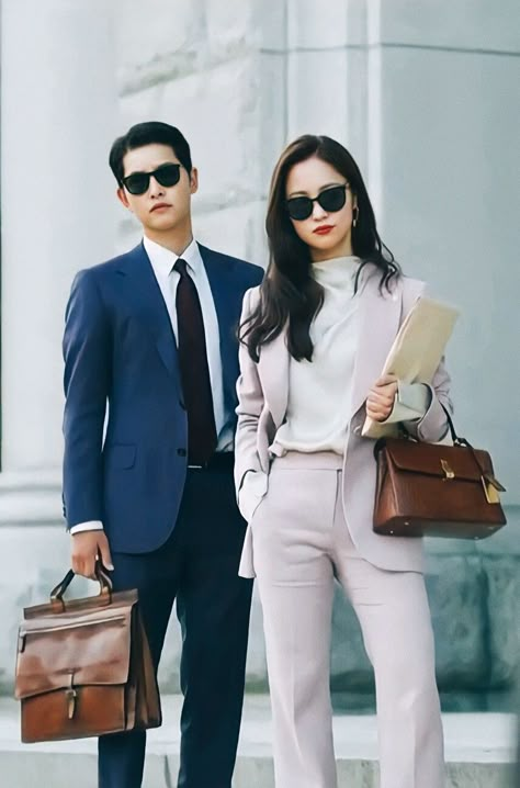 Vincenzo Outfit, Kdrama Vincenzo, Outfits Hombre, Korean Drama Best, Stylish Work Outfits, Couple Photography Poses, Simple Trendy Outfits, Couple Outfits, Korean Celebrities