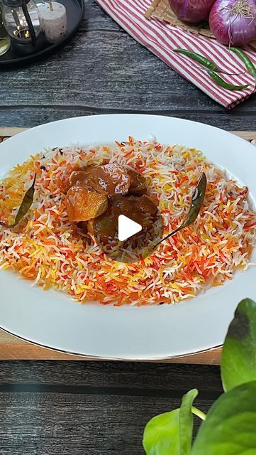 Shajina jabir on Instagram: "Perfect Yemeni Mandi rice without meat!Try this recipe method to find out the most delicious restaurant style secret recipe for Mandi, it will taste exactly like the restaurant Mandi. Serve with your favorite fried chicken,mutton,beef,fish or any type of gravy . . . . . . . . . . . . . . . . . . . #mandirice #restaruntstyle #recipereel #ricerecipes creator #contentcreator #instagood #dubai #mydubai #dubaifoodbloggers #uaebloggers #uaefoodbloggers #uaefoodies #foodie #asmr #cooking #easyrecipes#mandirecipe #easyandhealthy" Chicken Mandi Recipe, Mandi Rice, Chicken Gravy, Pescatarian Recipes, Secret Recipe, The Restaurant, Rice Recipes, Fried Chicken, Gravy