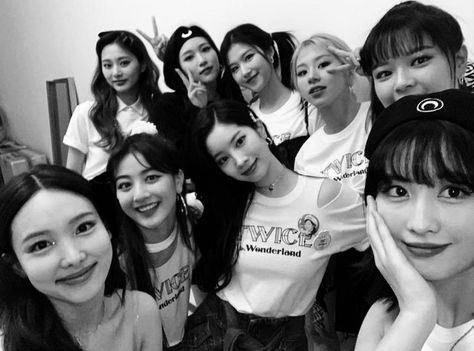 Twice Black And White Ot9, Twice Black And White, Twice Laptop Wallpaper Aesthetic Ot9, Twice Logo Black And White, Twice White Aesthetic, Nayeon B&w Icons, Twice Group, Beauty People, Group Photos