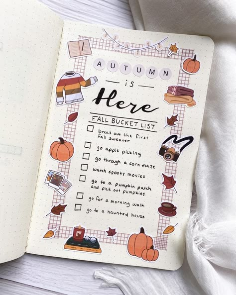 Autumn Journal Page, Fall Junk Journal Ideas, Autumn Journal Ideas, Fall Journal Prompts, Journal Page Layout, Autumn Bujo, Autumn Journaling, Romanticizing Fall, Journaling Doodles