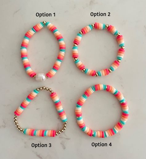 Clay Beads Inspiration, Clay Bracelet Ideas Beach, Cute Clay Bead Bracelet Ideas Summer, Clay Bead Bracelet Ideas Summer Beach, Bracket Ideas Clay Beads, Beach Clay Bead Bracelets, Clay Bracelets Ideas, Beaded Bracelets Clay, Easy Bracelet Patterns