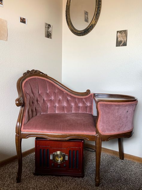 Telephone Chair, Telephone Chair Vintage, Old Fashion Telephones, 50s Home, Old Fashioned Telephone, 1930s Telephone, Cute Furniture, Vintage Room, Dream Apartment