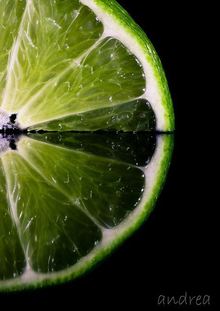 Macro Photography Tips, Foto Macro, Vegetables Photography, Slice Of Lime, Fruit Photography, Fruit Painting, Gcse Art, Foto Art, Trik Fotografi