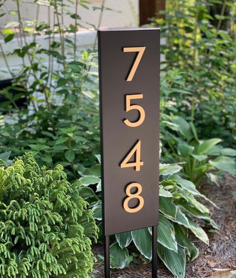 Unique Address Signs For Yard, Multiple Address Sign Ideas Driveway, Modern Address Sign Yard, Exterior House Decor, Rock Address Sign, Vertical Address Sign, Masdar City, Modern Mailboxes, Communal Garden