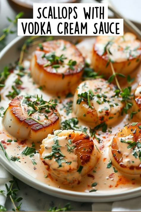 New Salmon Recipes, Scallop Sauce Recipes, Steak And Scallops Recipes, Gourmet Seafood Recipes, Grilled Scallop Recipes, Scallop Meals, Scallop Dinner Recipes, Scallops Dinner Ideas, Creamy Scallops