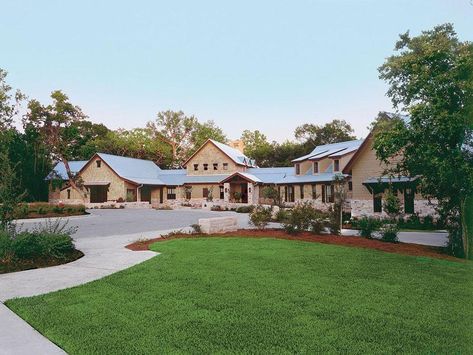 Sprawling Texas Ranch style home Texas Ranch Homes, Luxury Ranch, Hill Country Homes, Southern Living House Plans, Ranch Homes, Southern Living Homes, Ranch Style House Plans, Texas Ranch, Southern House Plans