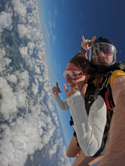 #skydiving #adrenalinejunkie #adrenaline #sky #skydive #teenagedream Sky Diving Aesthetic Girl, Fun Things Aesthetic, Adrenaline Activities Bucket Lists, Sky Dive Aesthetic, Skydive Aesthetic, Bucket List Places To Travel Usa, Sky Diving Photography, Adrenaline Rush Aesthetic, Sky Diving Aesthetic