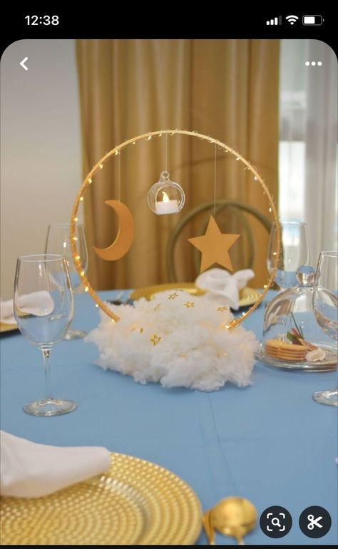 Two The Moon Table Decor, Starry Night Centerpieces Diy, Star And Moon Centerpieces, Moon And Stars Theme Party, Twinkle Little Star Baby Shower Centerpieces, Moon Table Centerpieces, Twinkle Little Star Centerpiece Ideas, Celestial Centerpieces, Twinkle Twinkle Little Star Centerpieces