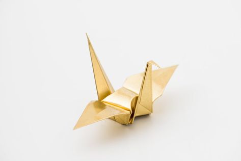 Crane Symbol, Metal Origami, Mather Day, Japanese Shop, Kengo Kuma, Origami Bird, Origami Folding, Metal Craft, Birthday Thanksgiving