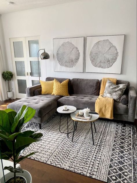 Mid Century Modern Gray Couch Living Room, Ochre And Grey Living Room, Black White And Grey Living Room With Pop Of Color, Living Room Grey Sofa, Grey Couch Decor, Grey Sofa Living Room, Modern Living Room Ideas, Modern Living Room Design, Grey Couch Living Room