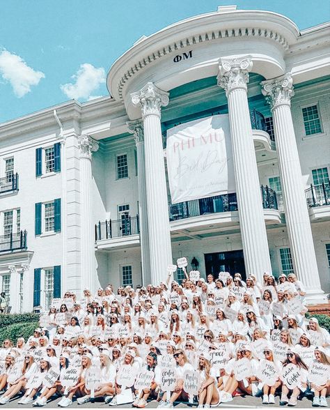 Phi Mu Alabama, Bama Rush Aesthetic, Bama Sorority, Alabama Rush, Bama Rush, Alabama University, Student Lifestyle, Sorority House, Heat Rash