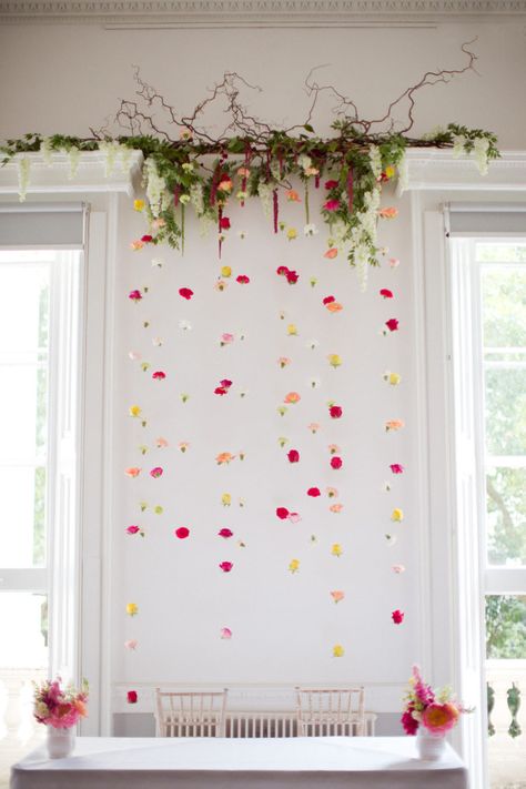 Takken Decor, London Gallery, Wedding Whimsical, Pretty Photography, Photo Backdrop Wedding, Flower Curtain, Have Inspiration, Colorful Wedding, Hanging Flowers