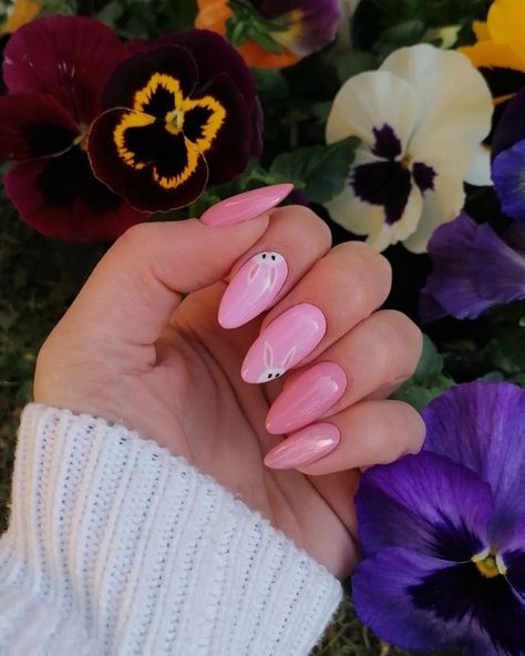 Easter Nails Almond Shape, Easter Almond Nails, Pink Easter Nails, Easter Acrylic Nails, Easter Nail Ideas, Nail Fashion Trends, Easter Nail, Easter Nail Designs, Spring Nail Trends