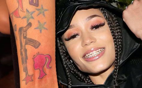 Coi Leray Gets Nicki Minaj Tattoo To Celebrate Blick Blick Collab Coi Leray Tattoos, Nicki Minaj Tattoo, Only Nicki Minaj, Artistic Tattoos, Barbie Tattoo, Barbie Doll Head, New Nicki Minaj, Kiss Me Deadly, Coi Leray