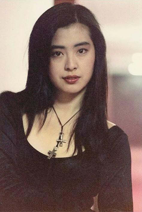 Joey Wong, early 1990s #JoeyWang #HKCelibrity #HKBeauty Hongkong Style, 90s Haircuts, Joey Wong, Hong Kong Cinema, Black Cherry Merlot, Michelle Yeoh, Now And Then Movie, Vogue Covers, Beauty Icons