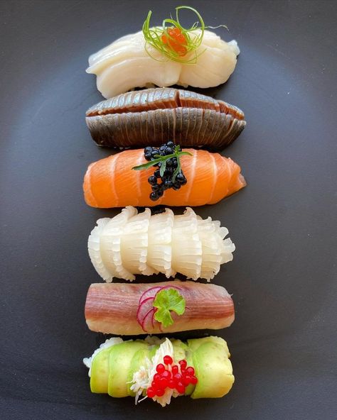 Tessa テッサ on Instagram: “Nigiri for me, Nigiri for you. Happy me, Happy you. Would you like to try this selection? #😍⁠ ⠀⁠ Sharing this #beautiful picture by…” Sushi Style, Seafood Sushi, Make Sushi, Leeds Uk, Nigiri Sushi, Party Food Buffet, Sushi Time, Sushi Chef, Sleepover Food