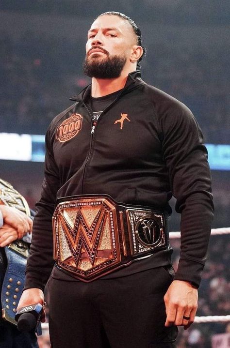 Roman Rengis, Roman Reign, Wolf Tattoos Men, Roman Reigns Shirtless, Roman Reigns Smile, Roman Reigns Wwe Champion, Roman Reigns Family, The Bloodline, Raw Women's Champion