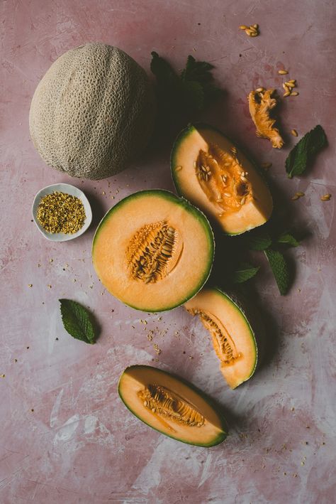 Roasted Cantaloupe Bellini | bettysliu.com Best Food Photography, Winter Fruit, Food Photography Tips, Fruit Photography, Sangria Recipes, Seasonal Food, Food Photography Styling, Healthy Fruits, Fruit Art