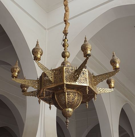 Islamic Chandelier, Arabian Lamp, Morocco Decor, Hotel Chandelier, Simple Chandelier, Lamp Candle, Ancient Indian Architecture, Gothic Furniture, Lantern Chandelier