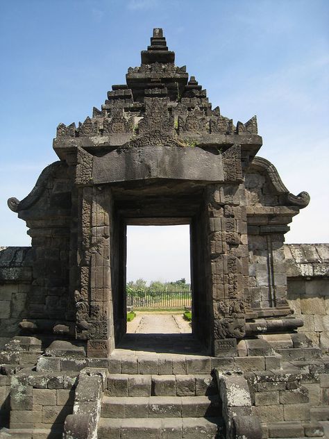 Category:Candi Plaosan - Wikimedia Commons Indonesian Temple, Candi Plaosan, Relief Candi, Heritage Branding, Indonesian Heritage, Buddhist Architecture, Bali House, Central Java, Temple Architecture