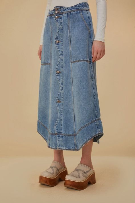 Transitional Wardrobe – FARM Rio Ride The Wave, Denim Skirt Outfits, Skirt Trends, Denim Maxi Skirt, Denim Material, The Wave, Farm Rio, Skirt Outfits, Denim Skirt