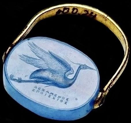 Flying Heron, Jewelry Moodboard, Ancient Jewels, Ancient Jewellery, Seni Dan Kraf, Old Rings, Historical Jewellery, Antique Ring, Ancient Jewelry