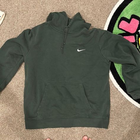 Green cropped hoodie