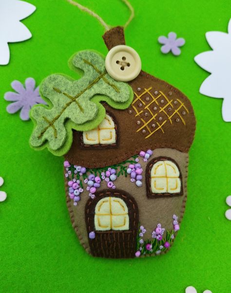 Felt Acorn, Felt Doll House, Acorn House, Felt Pincushions, Felted Acorns, Felt Crafts Christmas, Felt Fairy, Felt Ornament, Felt Halloween