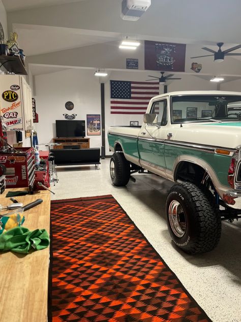 1979 Ford Truck Interior, Ford Truck Interior, Dentside Ford, Welding Trucks, 1979 Ford Truck, Man Garage, Ford Interior, Dream Trucks, Dream Vehicles