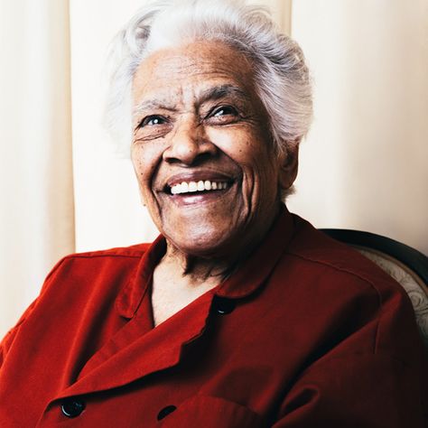 Leah Chase: Queen of Creole Cuisine Leah Chase, Super Gals, Foxy Folksy, New Orleans Restaurants, Kitchen Chemistry, Louisiana Cuisine, Grandbaby Cakes, New Orleans Food, Southern Usa