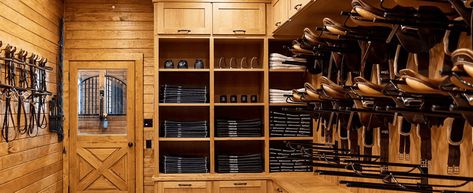 Lifehacks to Finally Organize Your Tack Room | Schneiders Saddlery Feed Room Storage, Stable Ideas Tack Room, Western Tack Room, Tack Room Ideas, Room Seating Ideas, Horse Blanket Rack, Tack Locker, Tack Room Organization, Feed Room