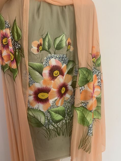 #fabric, #hand painted, #kurta, #flower painting, #green kurta, Hand Paint Suit Design, Hand Painted Suits Designs, Painting Suit Design, Hand Painted Suits, Handpainted Suits, Suit Painting, Painted Suits, Fabric Colour Painting, Kurta And Dupatta