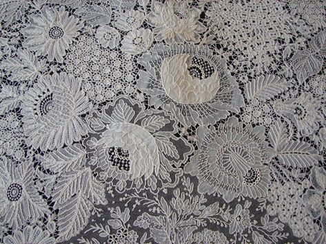 Brussels Lace, Lace Hankies, Lace Handkerchief, Tambour Embroidery, Lace Tablecloth, Linens And Lace, Handmade Lace, Lace Doilies, Antique Linens