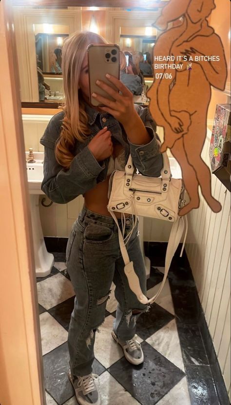 Chav Aesthetic, Essex Style, Essex Girl, Winter Uk, Holiday Photos Outfits, Going Outfit, Essex Girls, Outfit Inspo Winter, Trainers Outfit