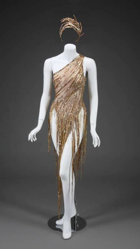 Cher costume for the Special  Cher and Other Fantasies for a performance of "Take Me Home". Also worn to the Disco Awards in New York Cher Costume Halloween, Cher Bob Mackie, Cher Looks, Cher Costume, Cher Dress, To The Disco, Cher Outfits, Hotel In New York City, Burlesque Costume