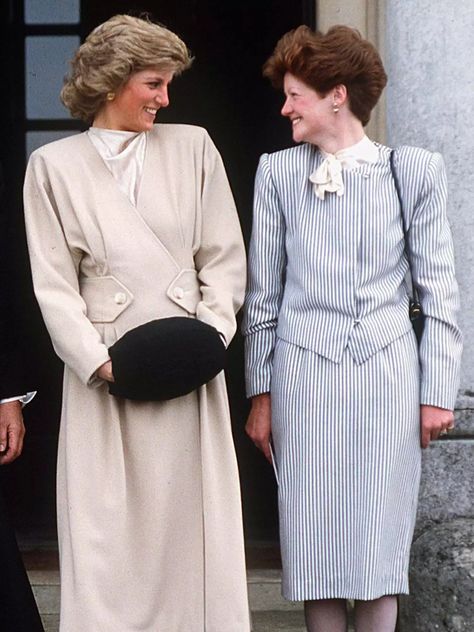 Princess Diana's Siblings: Everything to Know About Her Brother and Sisters Princess Diana Parents, Princess Diana Jewelry, Lady Sarah Mccorquodale, Old Prince, Princess Diana Family, Princes Diana, Lady In Waiting, Older Sister, Lady Diana Spencer